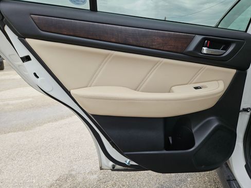 Used 2019 Subaru Outback 3.6R Limited image 15