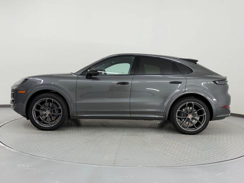 Used 2026 Porsche Cayenne Coupe AWD/4WD image 2