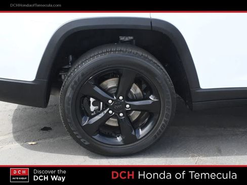 Used 2023 Jeep Grand Cherokee L Laredo image 24