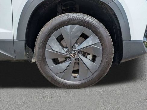 Certified 2025 Volkswagen Taos S FWD image 11