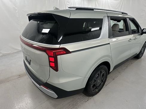 New 2026 Kia Carnival EX FWD image 3