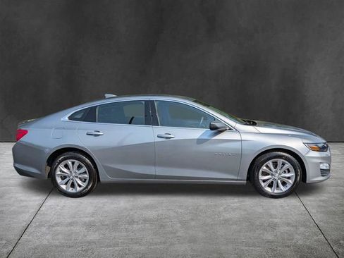 Used 2025 Chevrolet Malibu LT FWD image 4