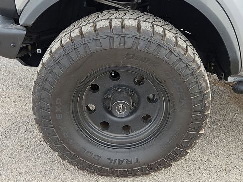 Used 2021 Ford Bronco Black Diamond image 13