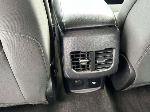 Used 2018 Ford Fusion SE image 13