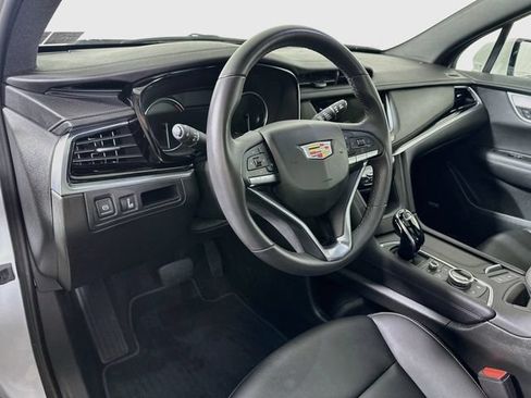 New 2025 Cadillac XT6 Luxury AWD/4WD image 7
