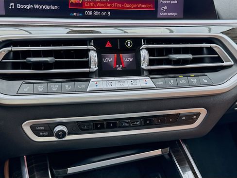 Used 2019 BMW X7 xDrive40i w/ Premium Package image 10