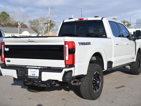 Used 2025 Ford F250 Platinum w/ Tremor Off-Road Package image 12