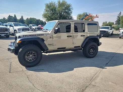 Used 2022 Jeep Wrangler Unlimited Rubicon w/ Xtreme Recon 35" Tire Package AWD/4WD image 5
