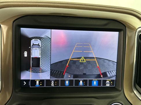 Used 2021 Chevrolet Silverado 2500 High Country w/ Z71 Off-Road Package image 18