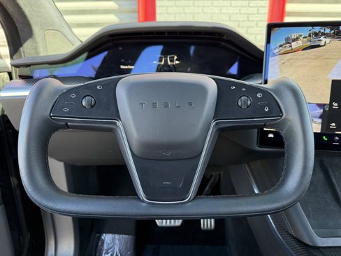 Used 2022 Tesla Model X Plaid image 19