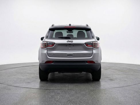 Used 2025 Jeep Compass Limited AWD/4WD image 7