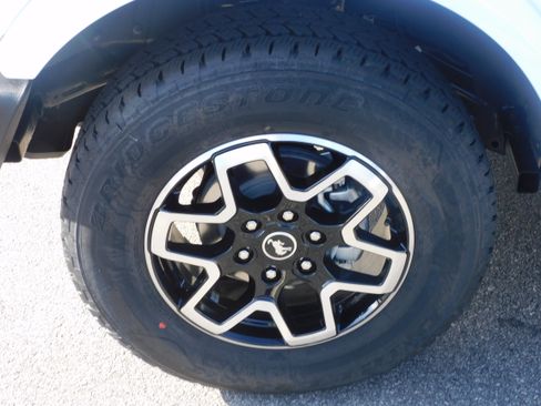 New 2025 Ford Bronco Outer Banks image 9