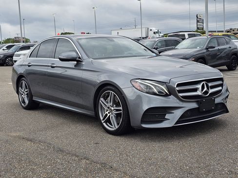 Used 2020 Mercedes-Benz E 350 Sedan image 5