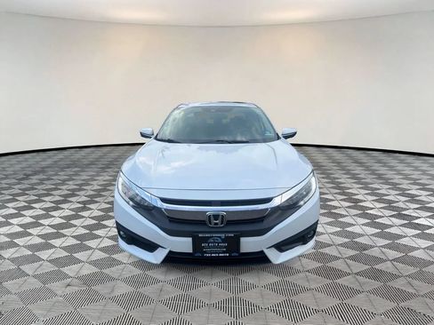 Used 2016 Honda Civic Touring image 2