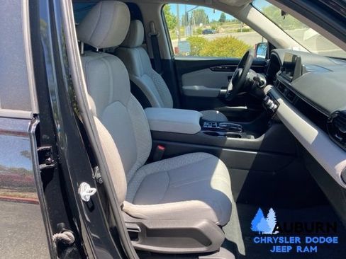 Used 2023 Honda Pilot LX image 14
