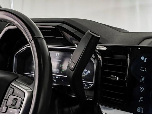 Used 2024 Chevrolet Silverado 2500 LT image 32