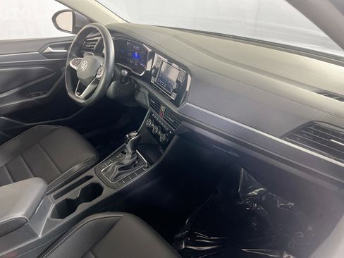 Used 2023 Volkswagen Jetta SE image 27