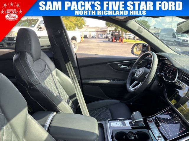 Used 2026 Audi SQ8 Premium Plus AWD/4WD image 18