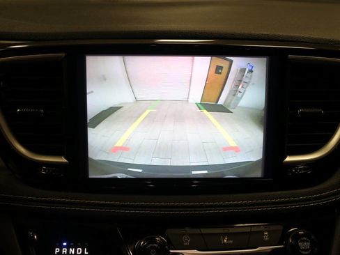 Used 2022 Chrysler Pacifica Touring-L w/ S Appearance Package FWD image 29