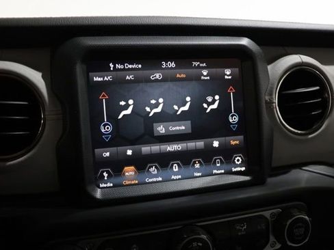 Used 2023 Jeep Wrangler Unlimited Sahara AWD/4WD image 25