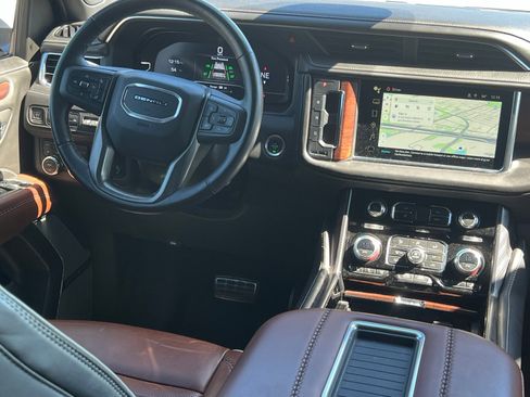 Used 2023 GMC Yukon Denali Ultimate image 23