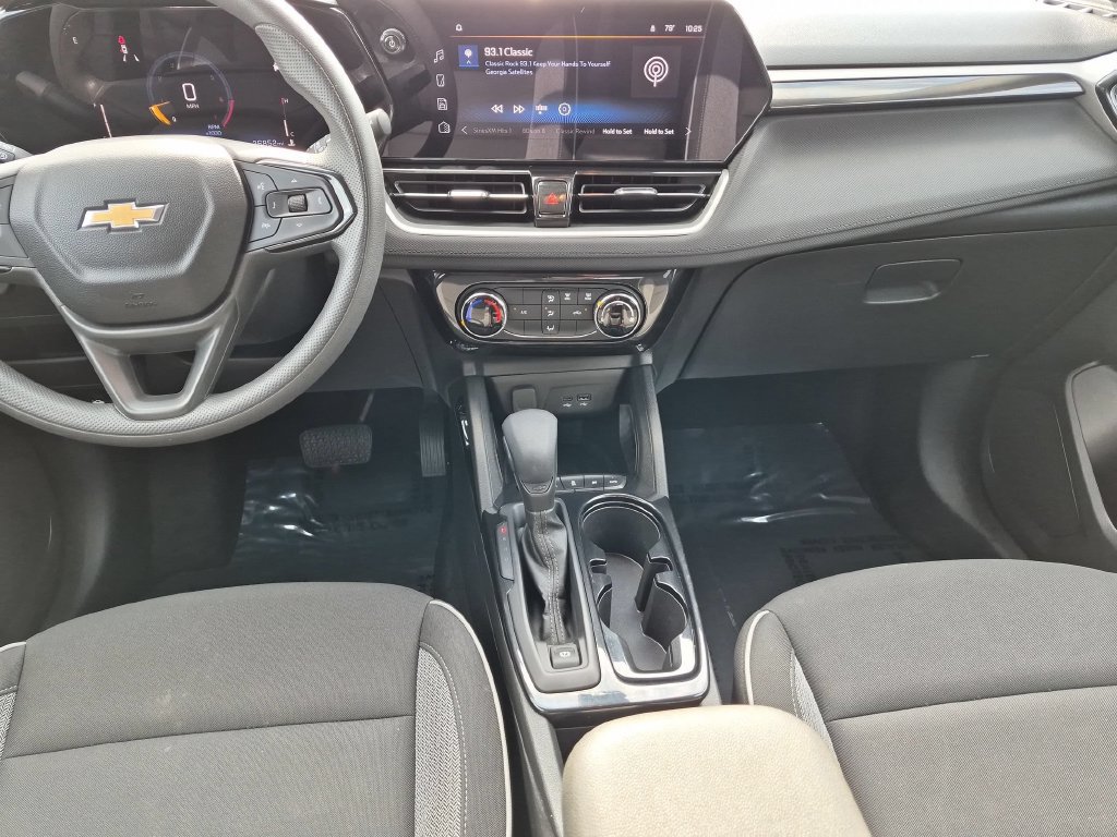 Used 2025 Chevrolet TrailBlazer LT AWD/4WD image 24