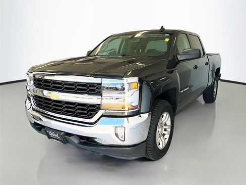 Used 2018 Chevrolet Silverado 1500 LT w/ All Star Edition image 4