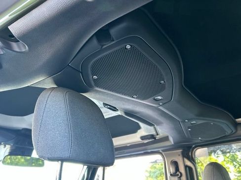 Used 2024 Jeep Wrangler Unlimited w/ Convenience Group AWD/4WD image 41