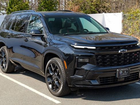 Used 2024 Chevrolet Traverse RS w/ LPO, Floor Liner Package image 9