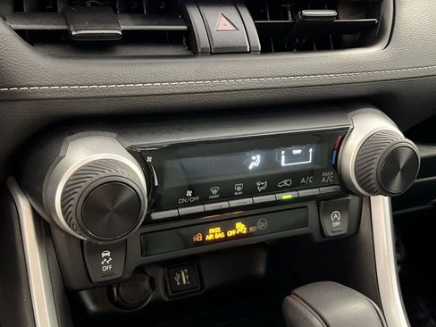 Used 2025 Toyota RAV4 LE image 22