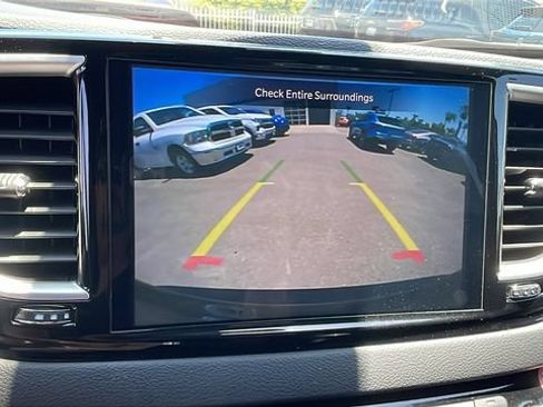 Used 2025 Chrysler Pacifica Select FWD image 20