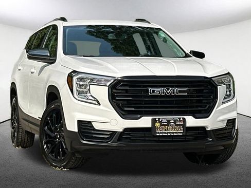 Used 2023 GMC Terrain SLE w/ Driver Convenience Package AWD/4WD image 2