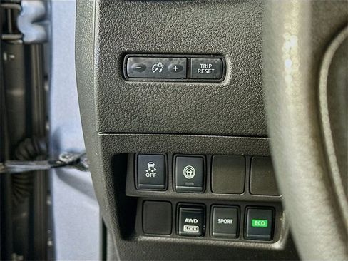 Used 2020 Nissan Rogue Sport S image 10