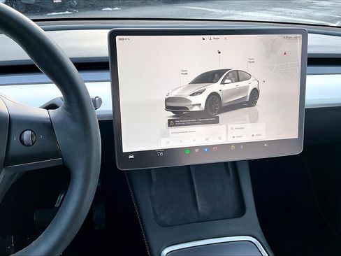 Used 2023 Tesla Model Y Long Range image 6