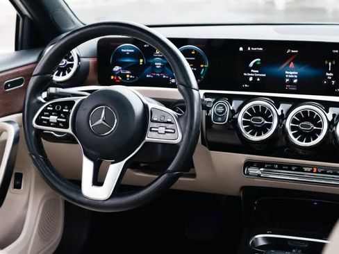 Used 2022 Mercedes-Benz A 220 4MATIC image 15