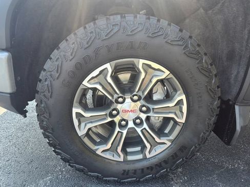 Used 2024 GMC Sierra 1500 Pro w/ Graphite Edition AWD/4WD image 10