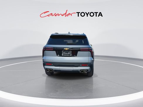 Used 2026 Chevrolet Traverse LT FWD image 7