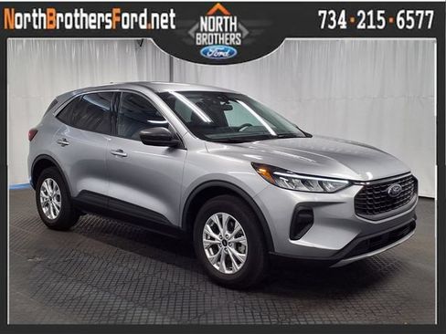 Certified 2023 Ford Escape Active w/ Tech Pack #1 AWD/4WD image 1