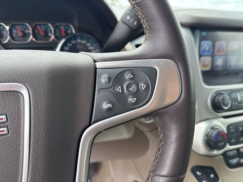 Used 2019 GMC Yukon XL SLT w/ Premium Edition AWD/4WD image 15