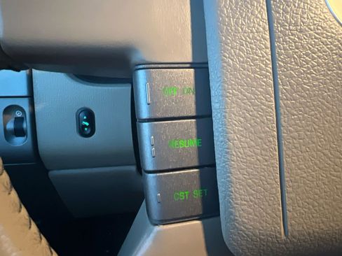 Used 2008 Lincoln Mark LT 4x4 image 28