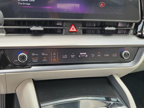 Used 2025 Kia Sportage EX AWD/4WD image 20