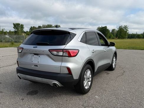 Used 2020 Ford Escape SE FWD image 9