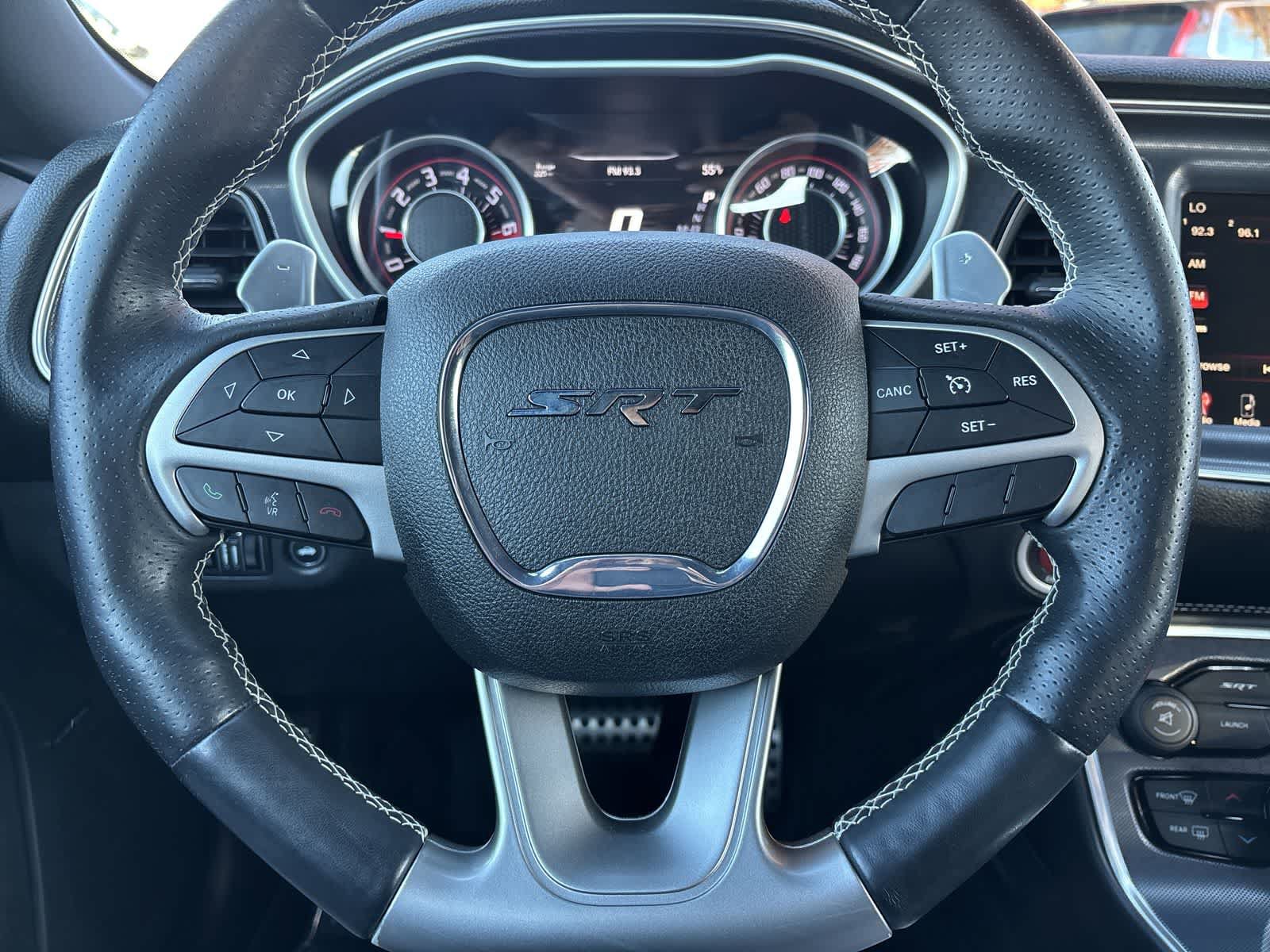 Used 2015 Dodge Challenger SRT RWD image 11