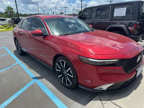 Used 2025 Honda Accord Touring image 2