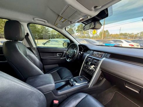 Used 2019 Land Rover Discovery Sport SE image 22