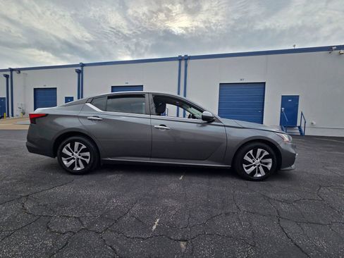 Used 2021 Nissan Altima 2.5 S image 2