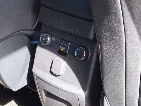 Used 2018 Ford Explorer XLT w/ Equipment Group 202A image 11