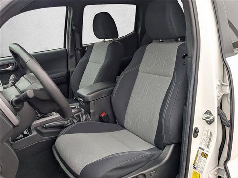 Used 2021 Toyota Tacoma TRD Off-Road w/ Technology Package image 15