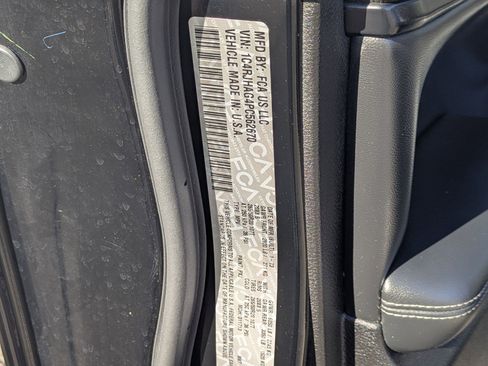 Used 2023 Jeep Grand Cherokee Altitude image 27