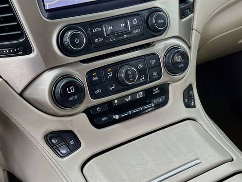 Used 2015 GMC Yukon Denali w/ Premium Package AWD/4WD image 21